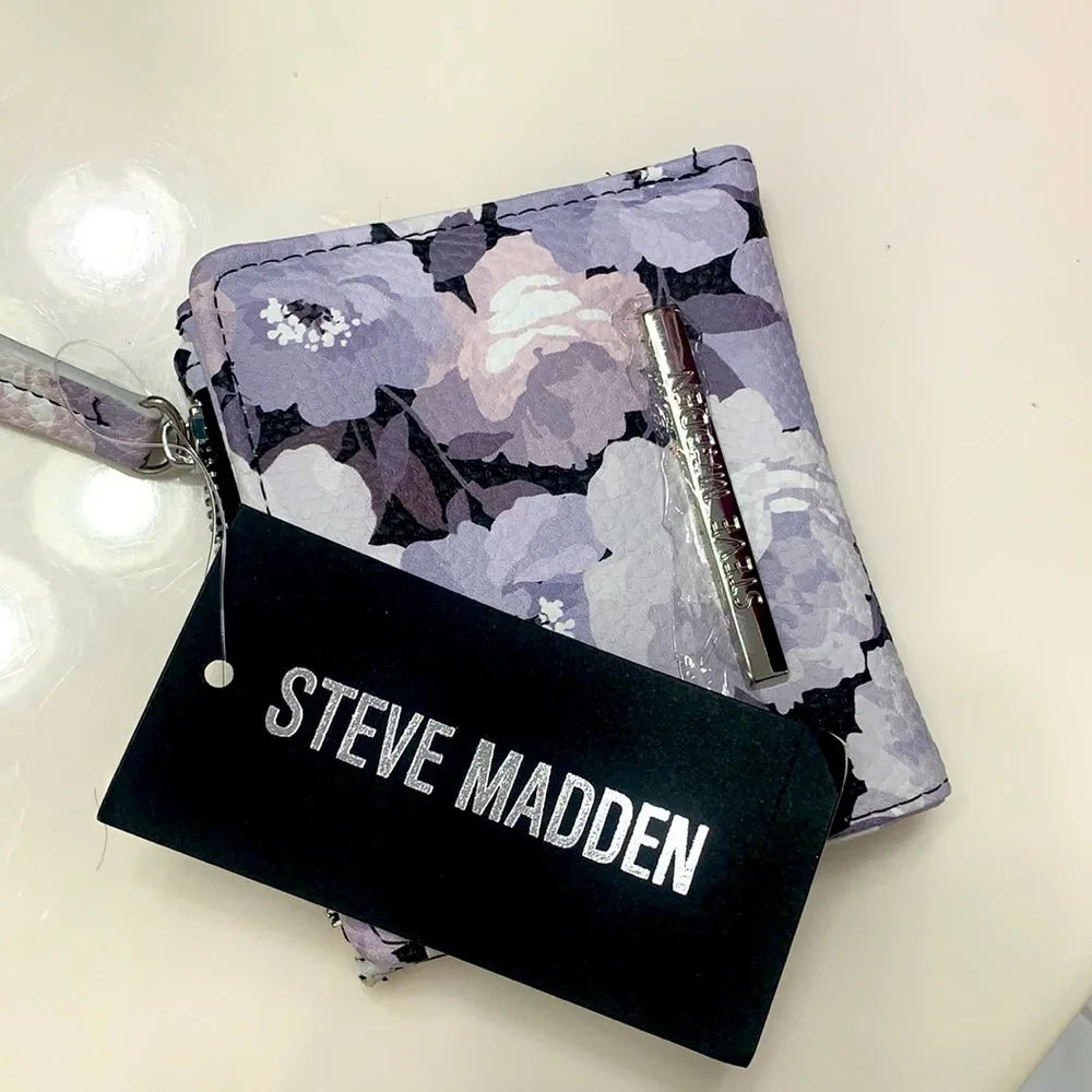 Steve Madden wallet - Picture 1 of 8